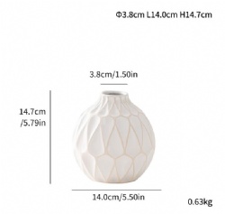 DM31 ceramic vase