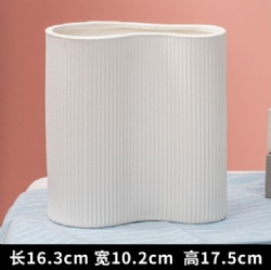 TM06 ceramic vase