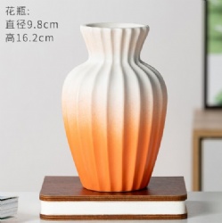 TM12 ceramic vase