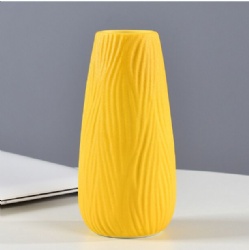 TM19 ceramic vase