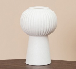 TM21 ceramic vase