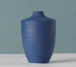 TM37 ceramic vase