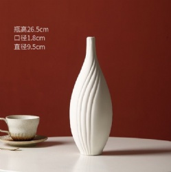 TM05 ceramic vase